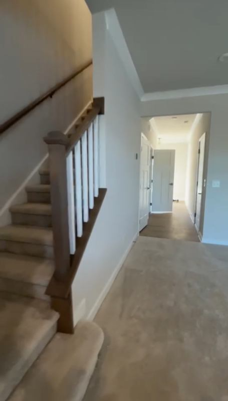 1077 Riverbrook Dr - Photo 3 of 18