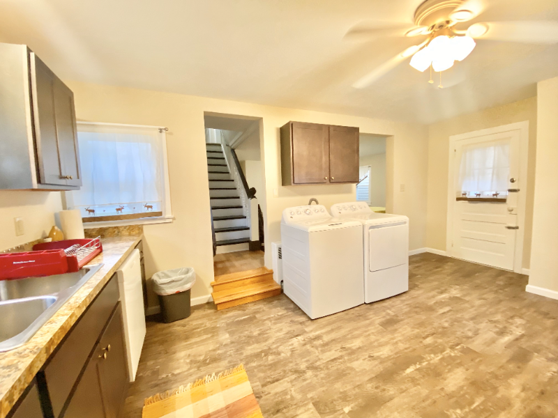 1025 Cherry St - Photo 2 of 6