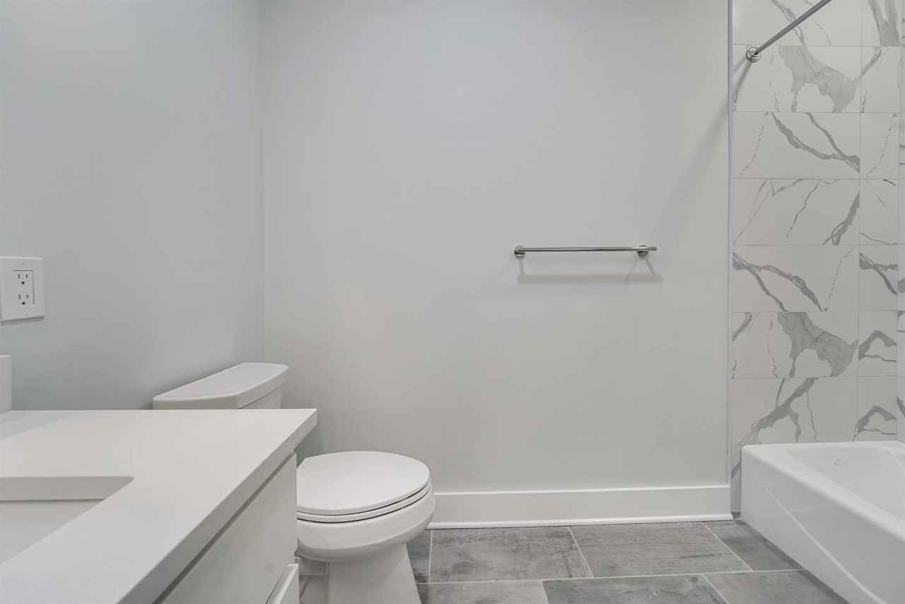 660 Grand St - Photo 3 of 17