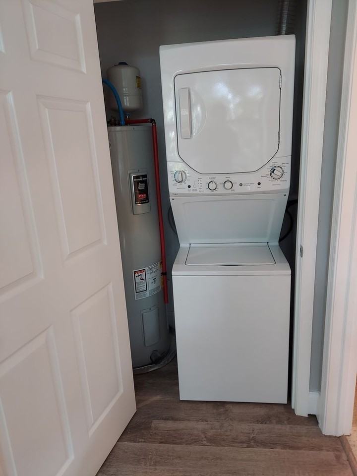 The Flats on East Broad St. - Photo 2 of 16