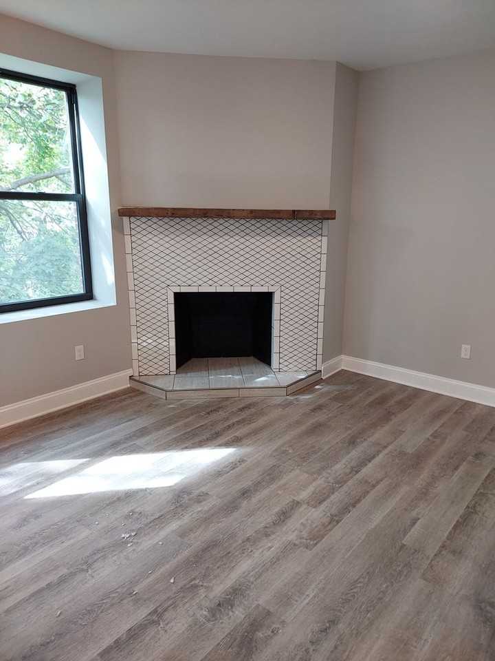 The Flats on East Broad St. - Photo 3 of 16