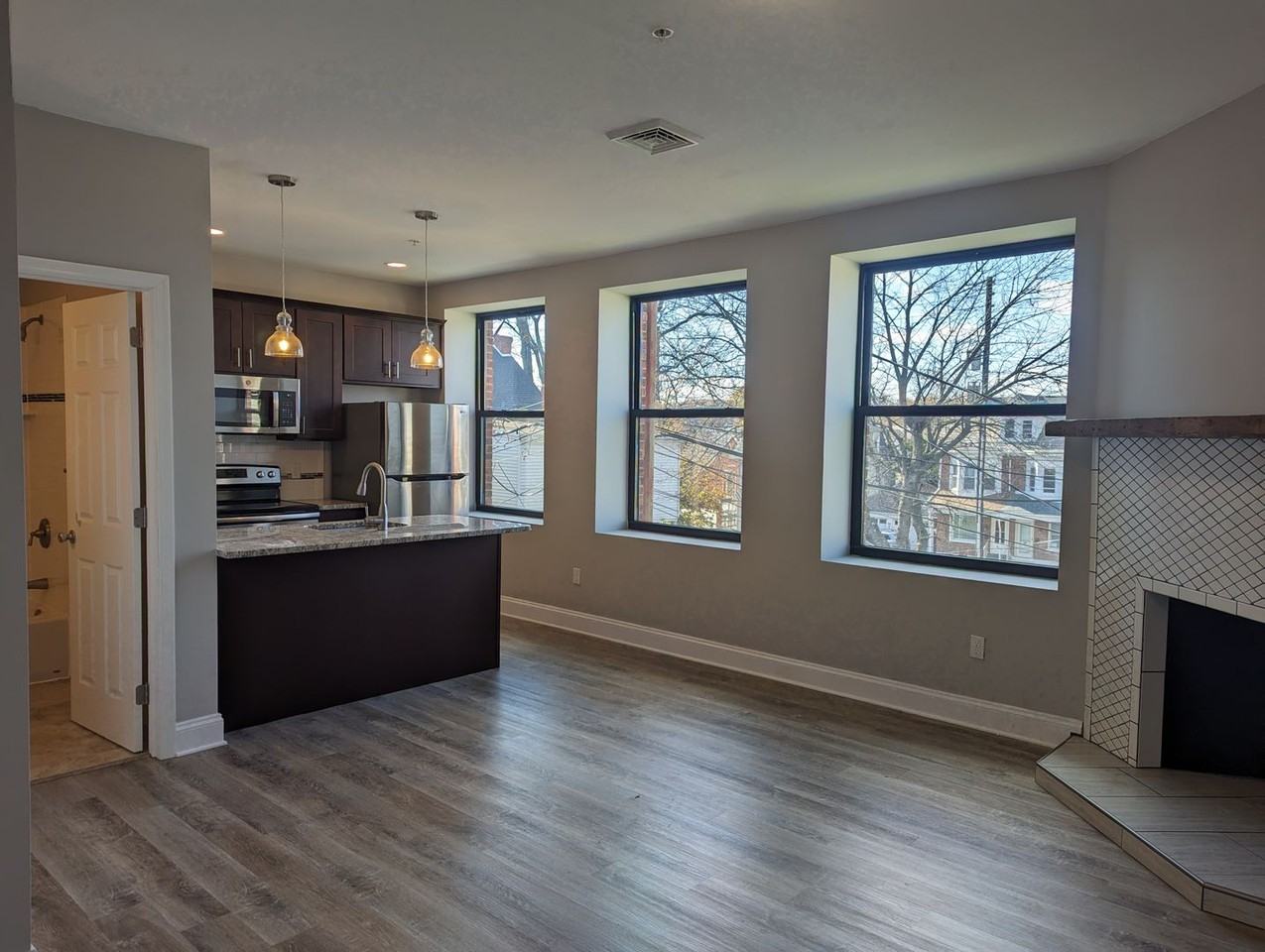 The Flats on East Broad St. - Photo 5 of 16