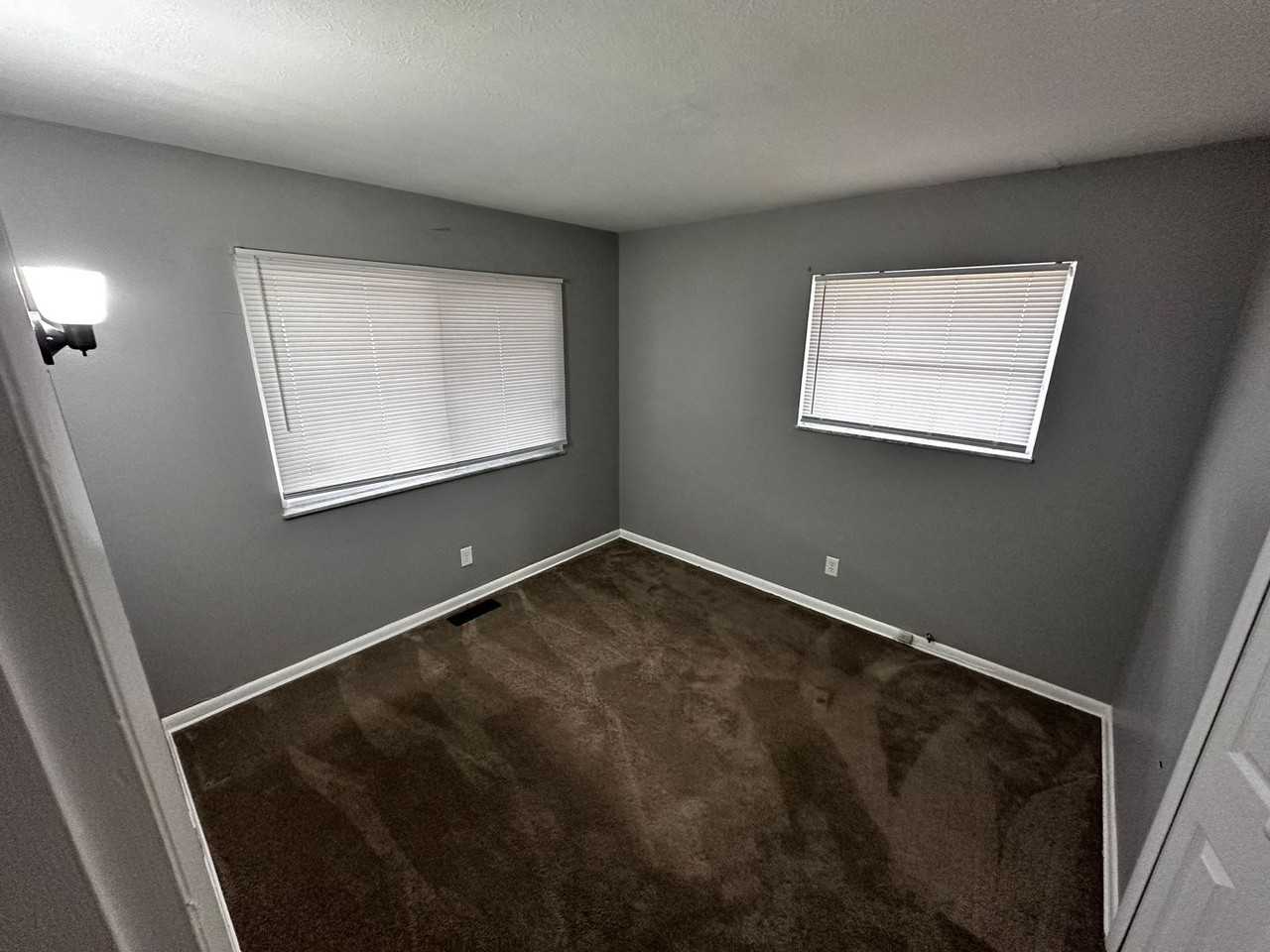 1217 Tecumseh St - Photo 2 of 8