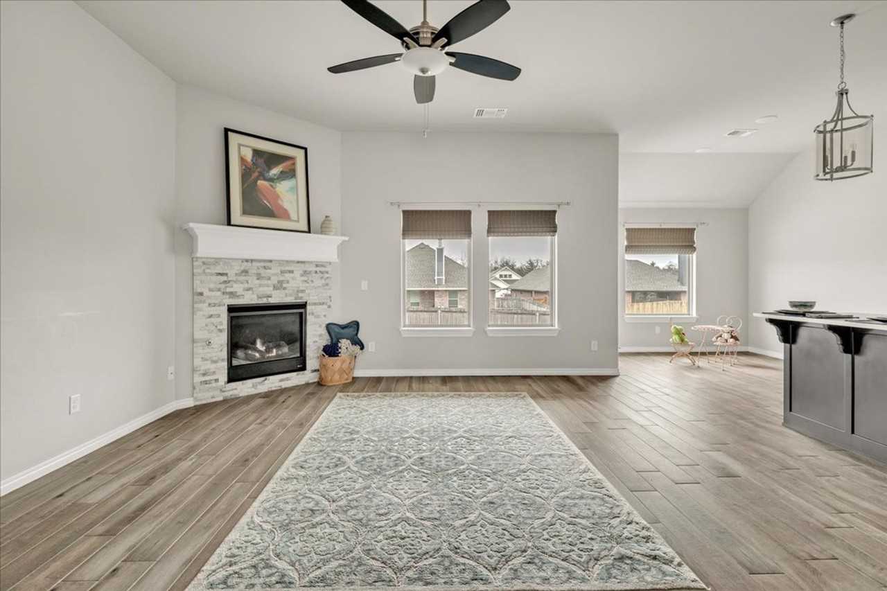 5316 Lannister Ln - Photo 2 of 32