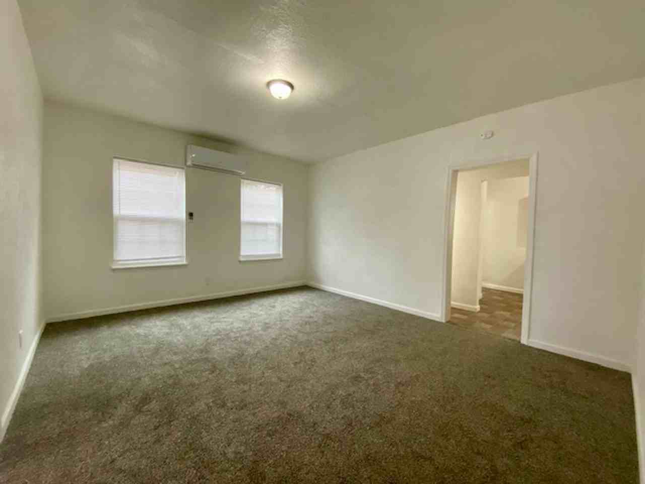 3042 Fulton St - Photo 2 of 9