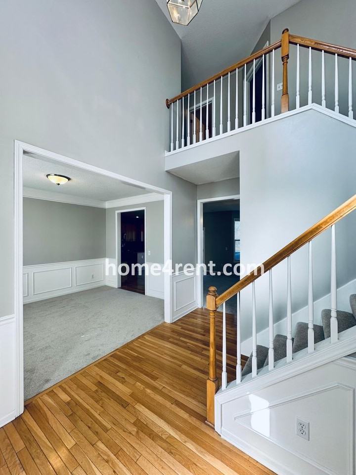 15252 W 158th Ter - Photo 3 of 50