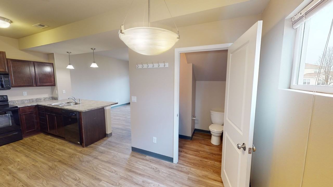 4512 Ne Milligan Ln - Photo 5 of 12