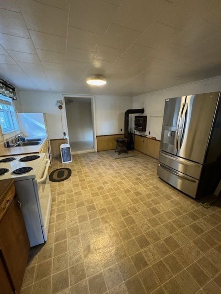 2529 Pleasant Ridge Rd - Photo 2 of 12