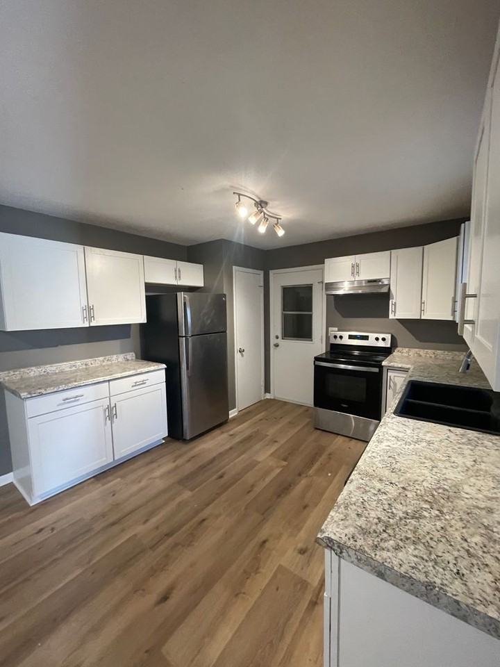 918 Sylvan Ave - Photo 4 of 23