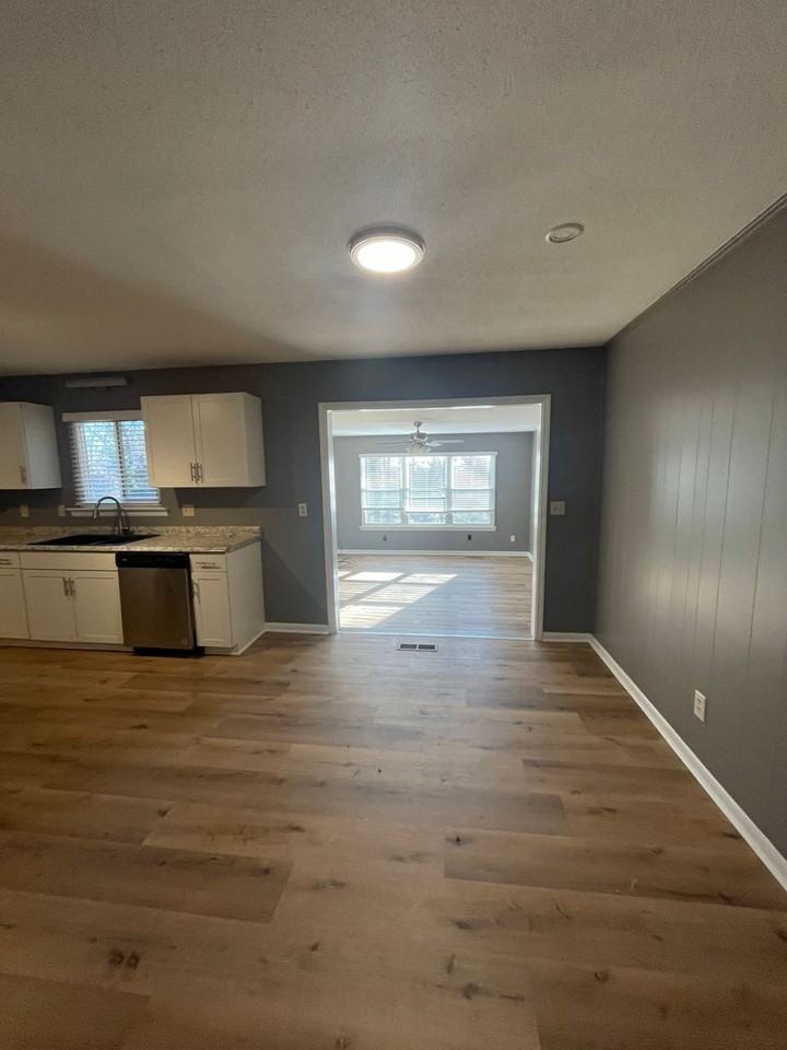 918 Sylvan Ave - Photo 7 of 23