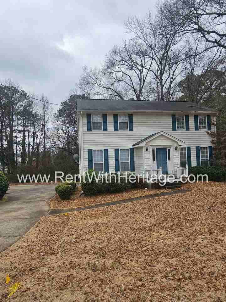 8645 Campbellton St - Photo 2 of 38