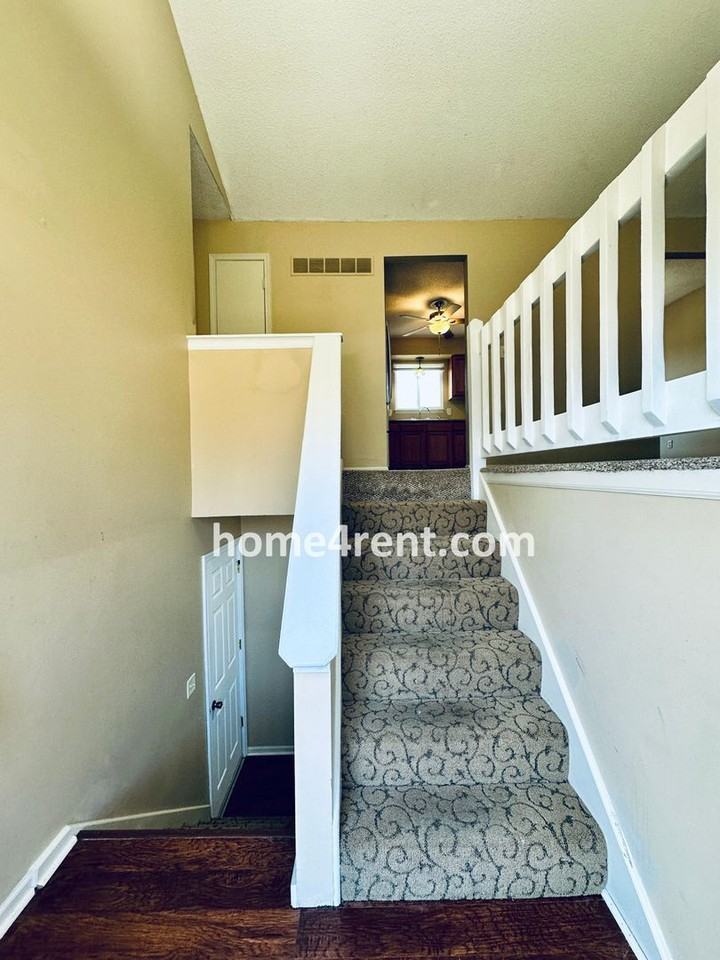 14803 W 150th St - Photo 2 of 32