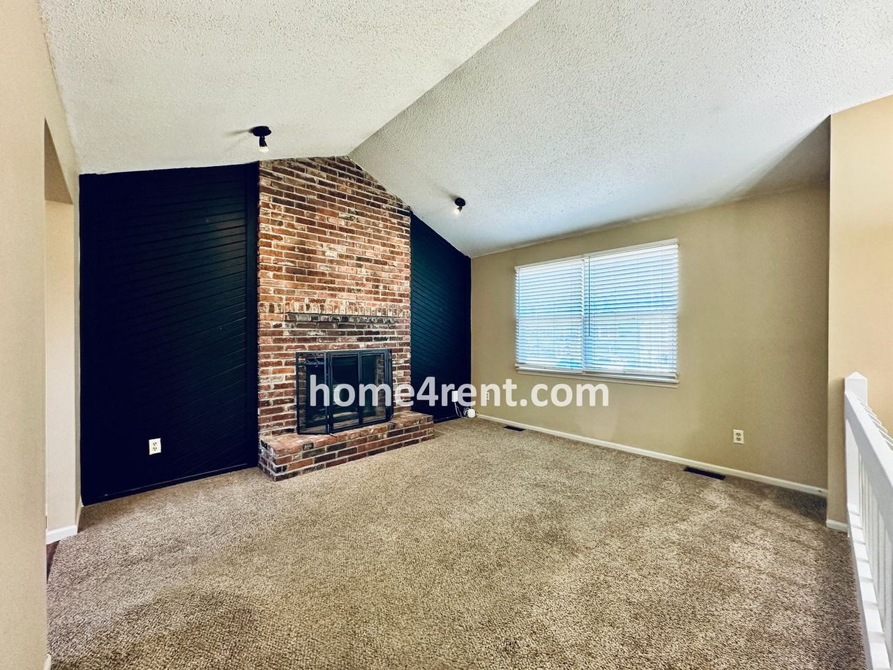 14803 W 150th St - Photo 3 of 32