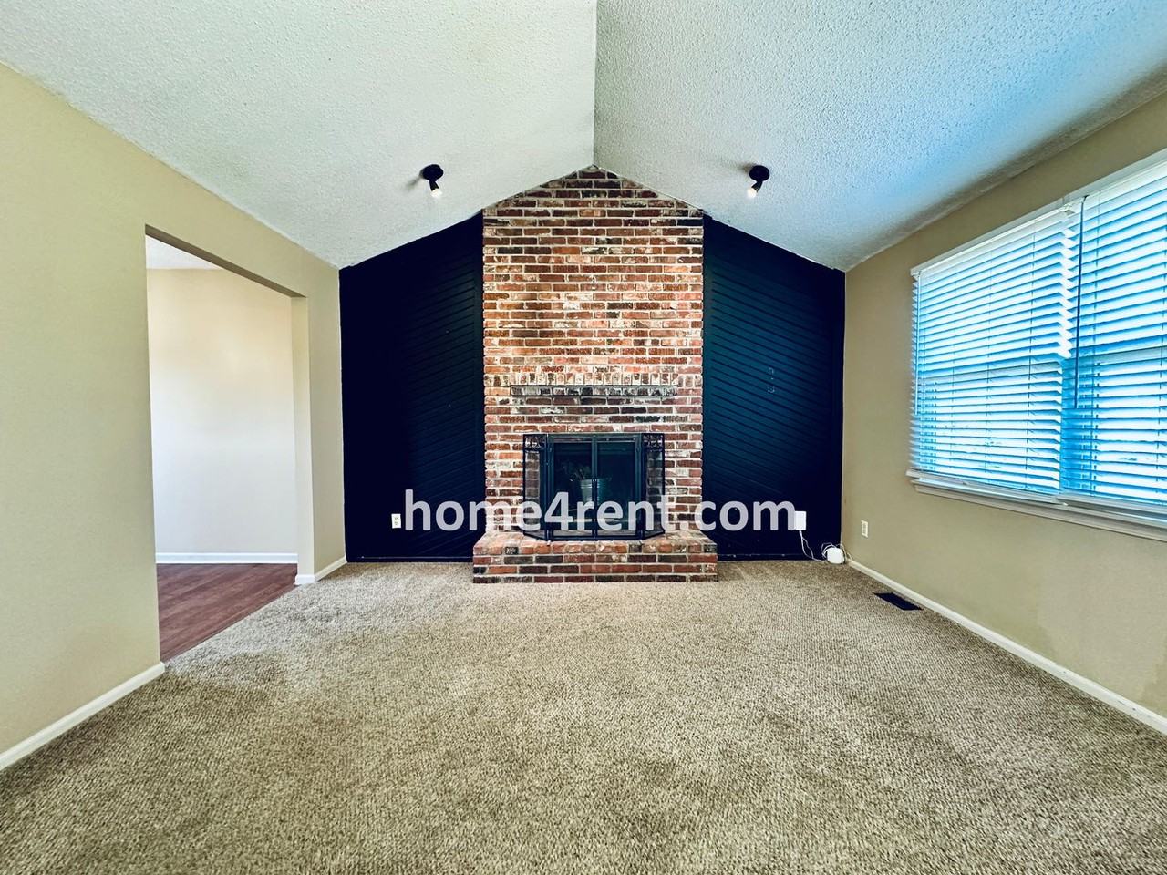 14803 W 150th St - Photo 4 of 32