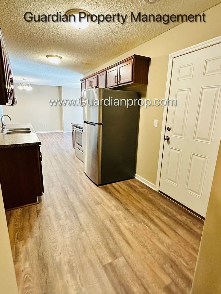9909 Vera Cruz Ln N - Photo 4 of 17