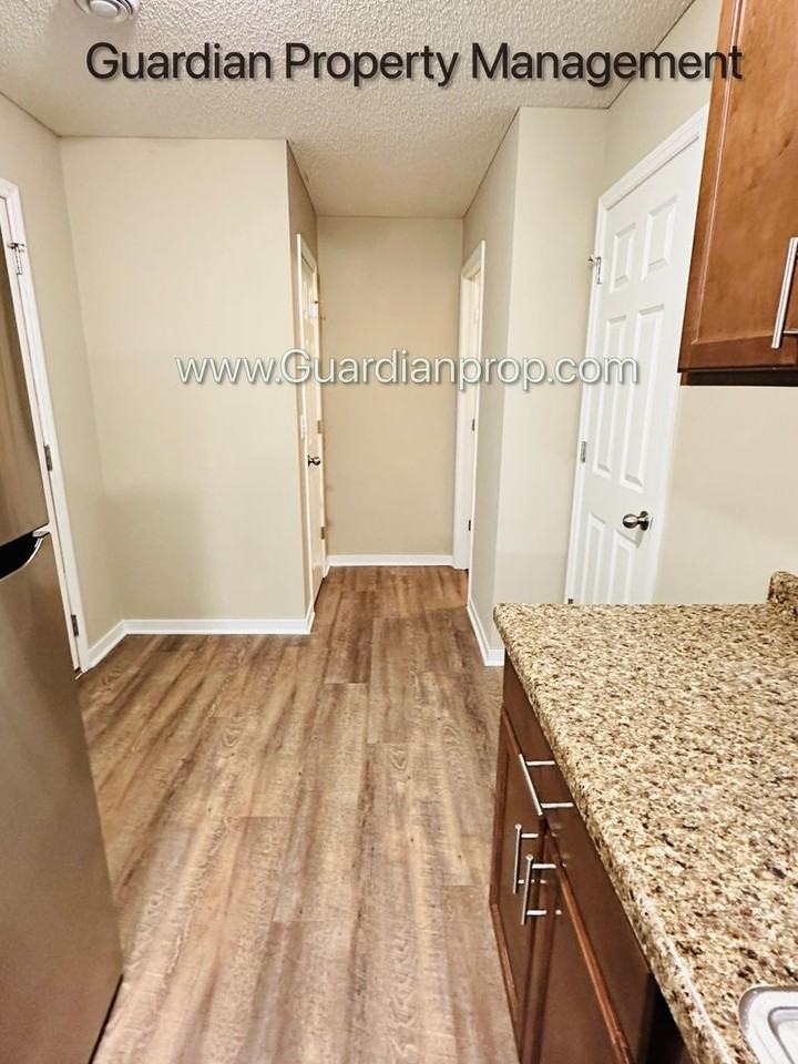 9909 Vera Cruz Ln N - Photo 7 of 17