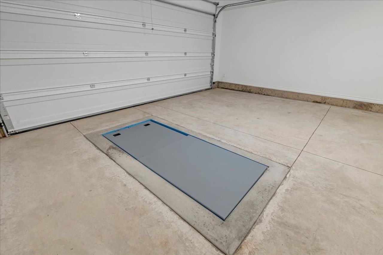 3316 Mangrove Rd - Photo 6 of 32