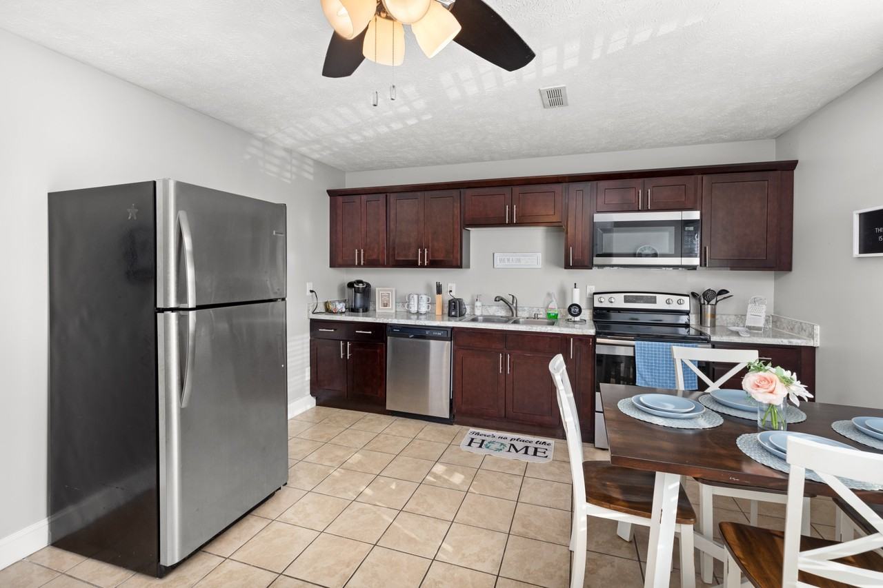 1955 Lakeshore Dr #1955 - Photo 7 of 15