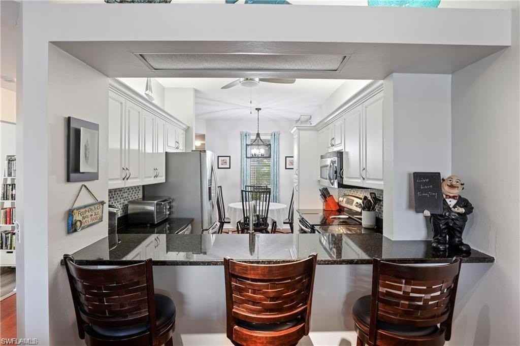 300 Robin Hood Cir #102 - Photo 7 of 24