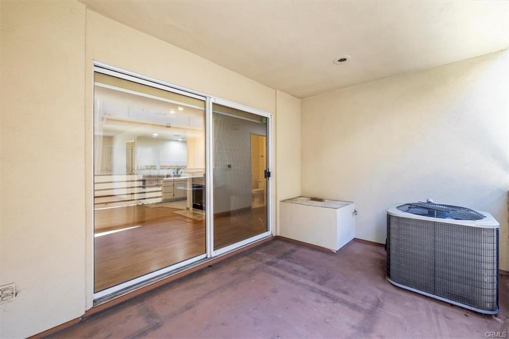 4003 W 165th St #B - Photo 3 of 8