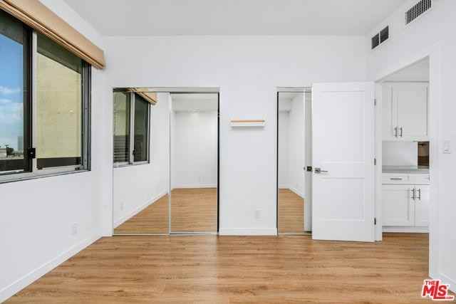 321 S San Vicente Blvd #507 - Photo 3 of 8