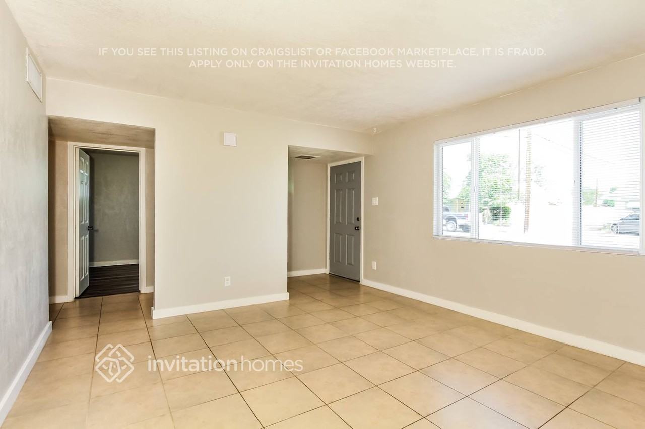 8642 N 30th Dr - Photo 2 of 14