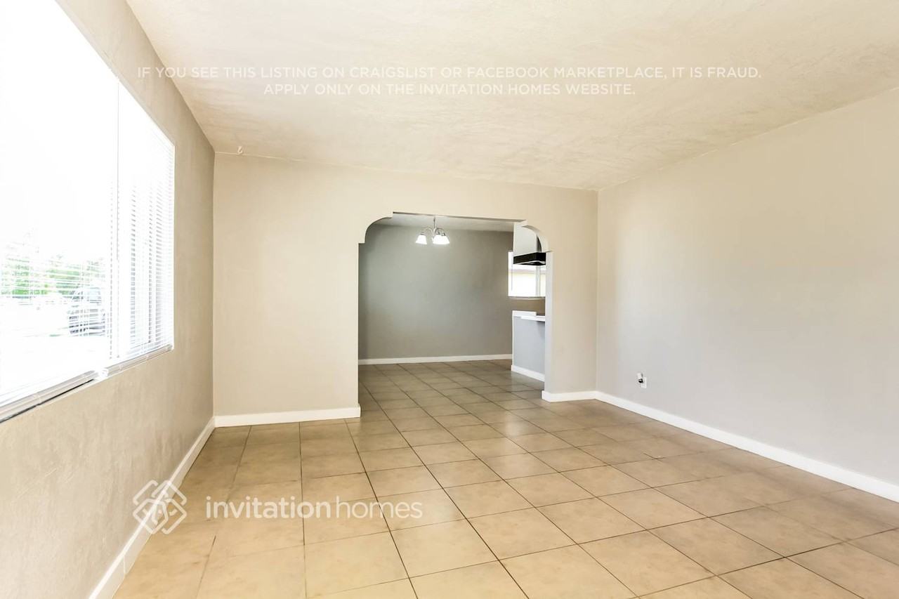 8642 N 30th Dr - Photo 3 of 14