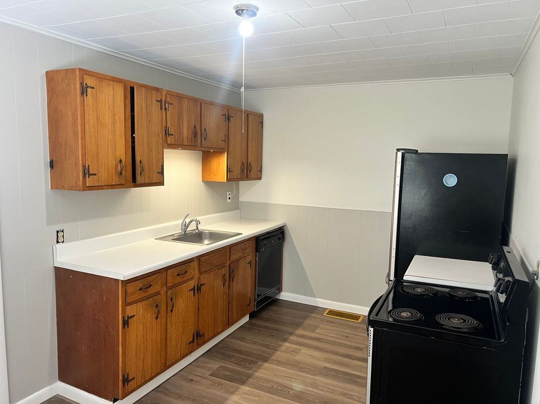 73 Roselawn Ave - Photo 2 of 17