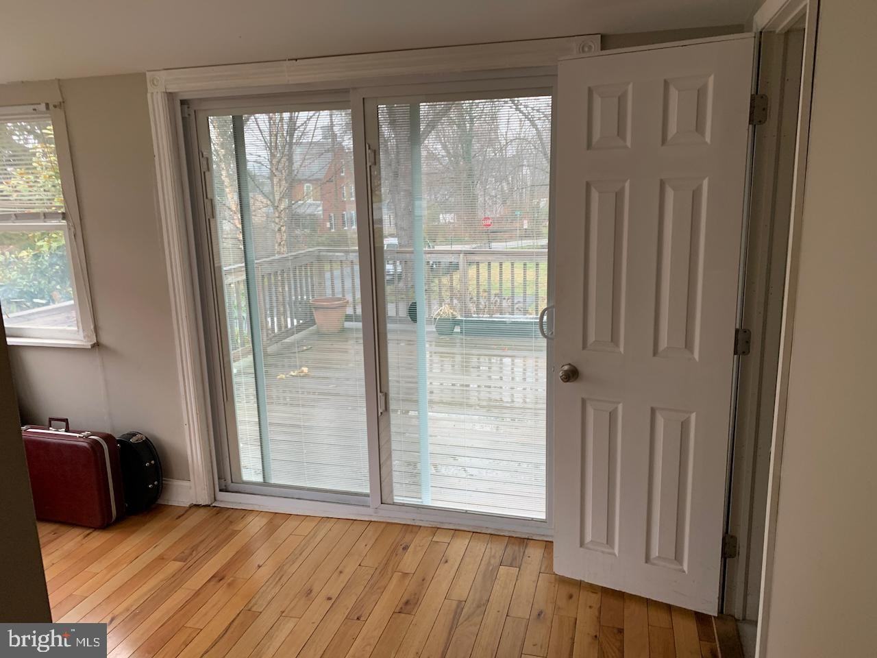 501 Bridge Street - Photo 4 of 23