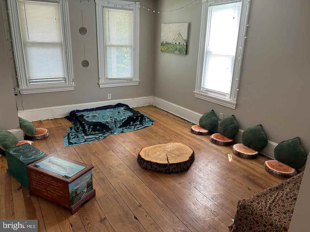 501 Bridge Street - Photo 5 of 23