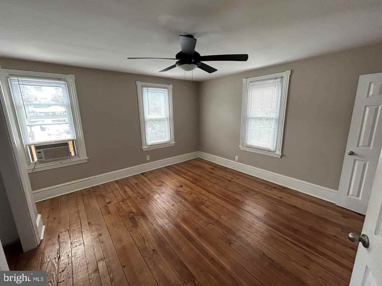 501 Bridge Street - Photo 6 of 23