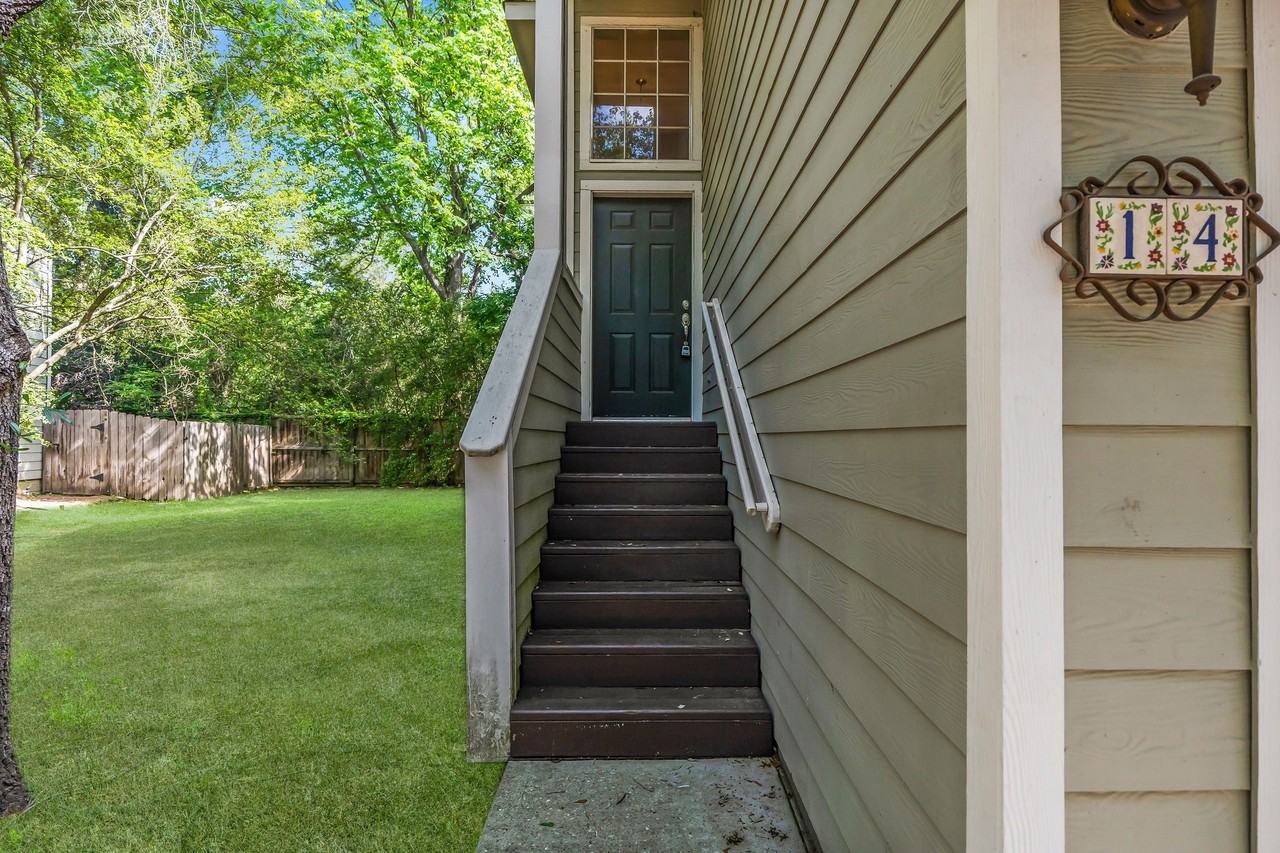 14 N Walden Elms Cir - Photo 3 of 30