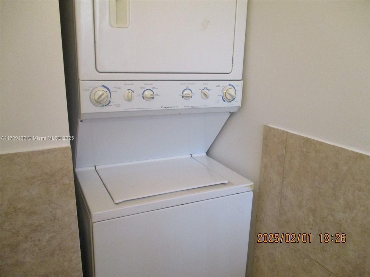 13910 Sw 175th Ter - Photo 6 of 27