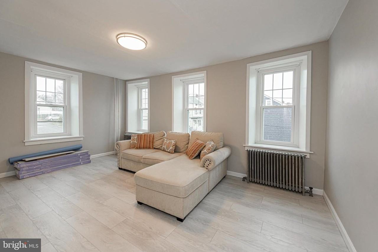 300 Saint Marys St - Photo 4 of 17