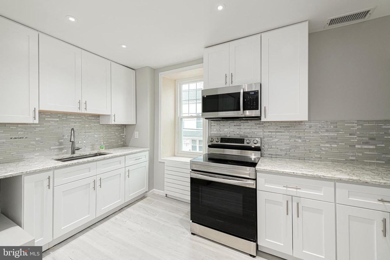 300 Saint Marys St - Photo 5 of 17