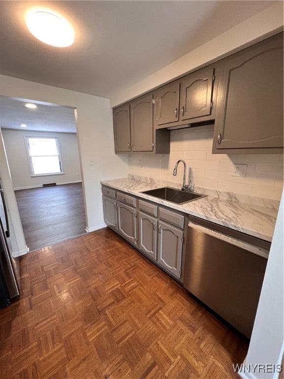 666 W Ferry St - Photo 3 of 14