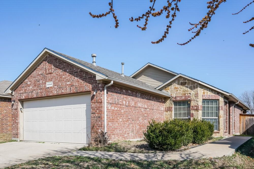 5152 Britton Ridge Ln - Photo 3 of 16
