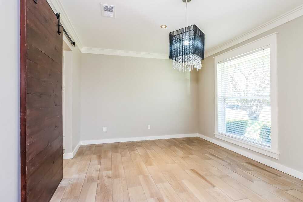 6909 Windcrest Ln - Photo 5 of 16