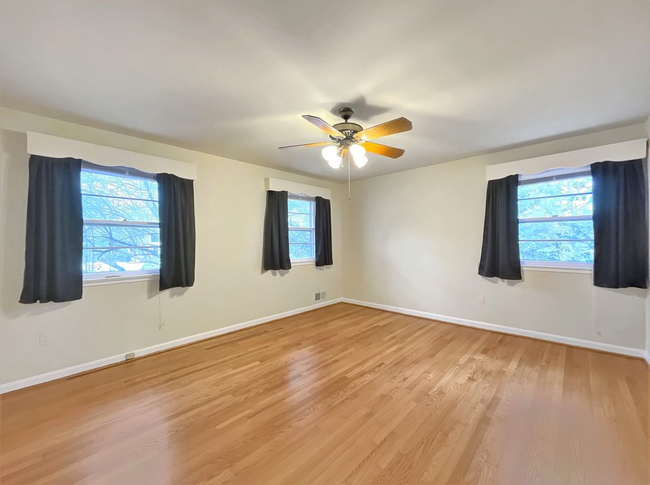 6244 Williamsburg Boulevard - Photo 2 of 21