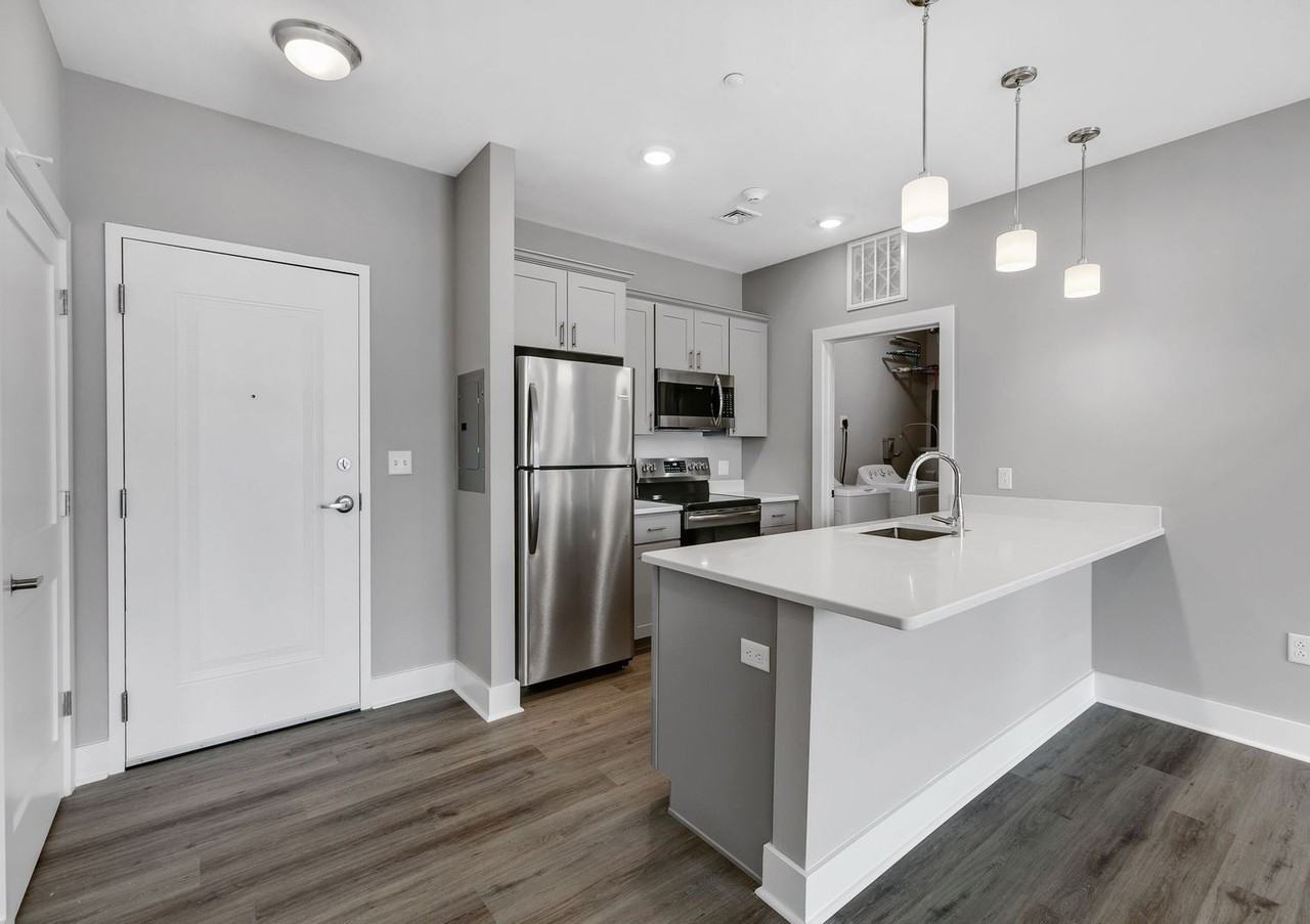 Corner Luxury Studio - Photo 4 of 41