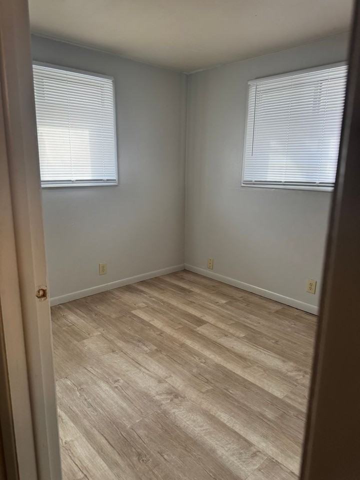 Sandalwood Apartments - Photo 5 of 20