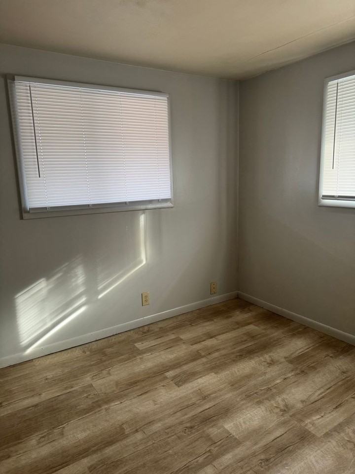 Sandalwood Apartments - Photo 6 of 20