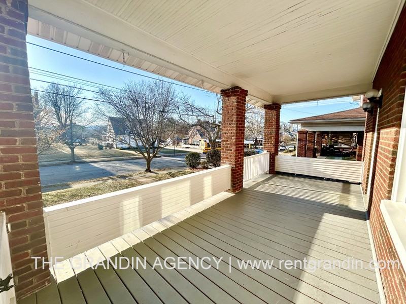 2708 Guilford Ave Sw - Photo 3 of 32