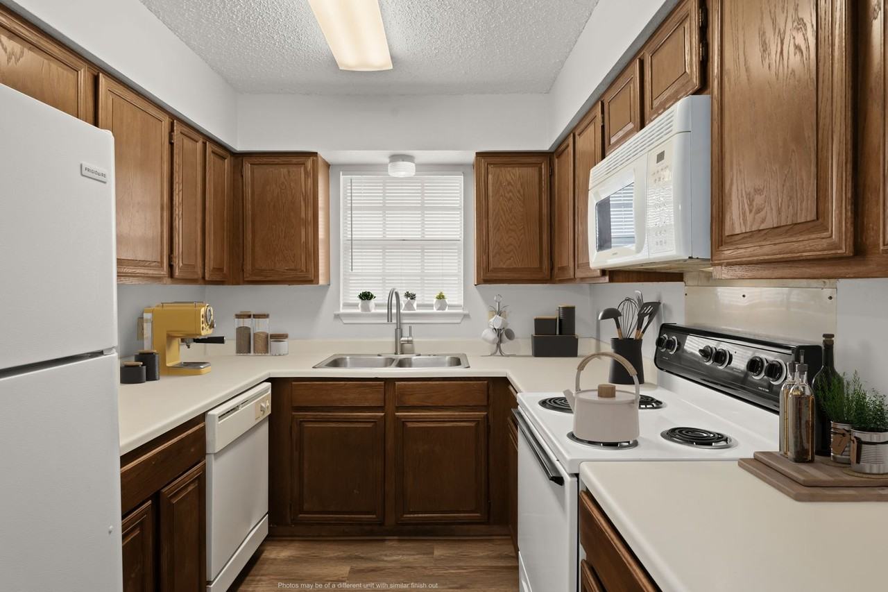 104 Mosscliff Cir #1 - Photo 5 of 14