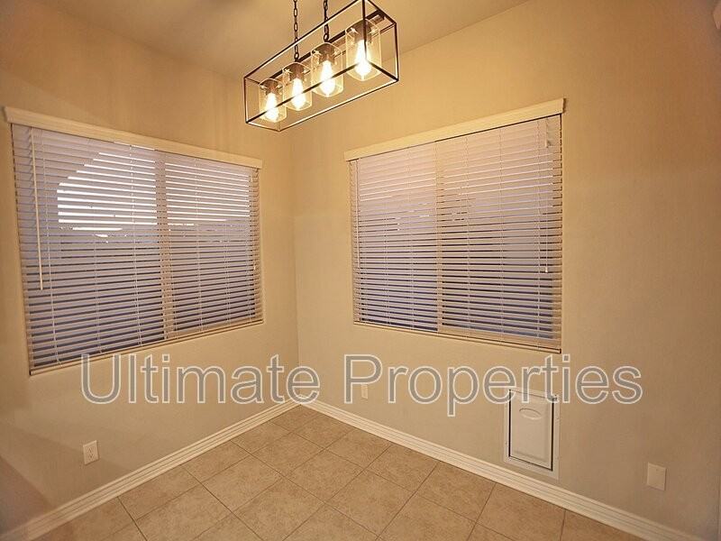 8548 W Midway Ave - Photo 6 of 14