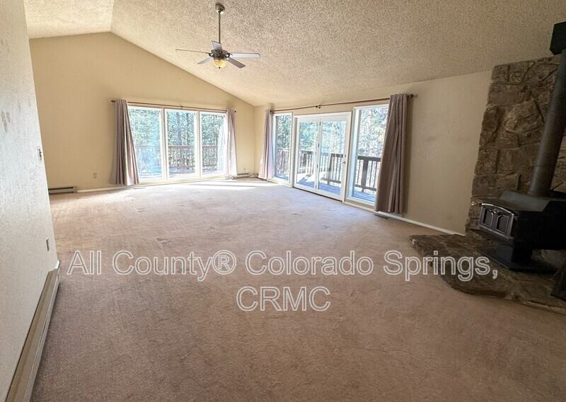 931 Kings Crown Rd - Photo 3 of 33
