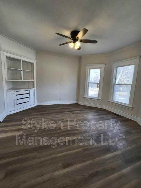 193 N Taylor Ave - Photo 2 of 9