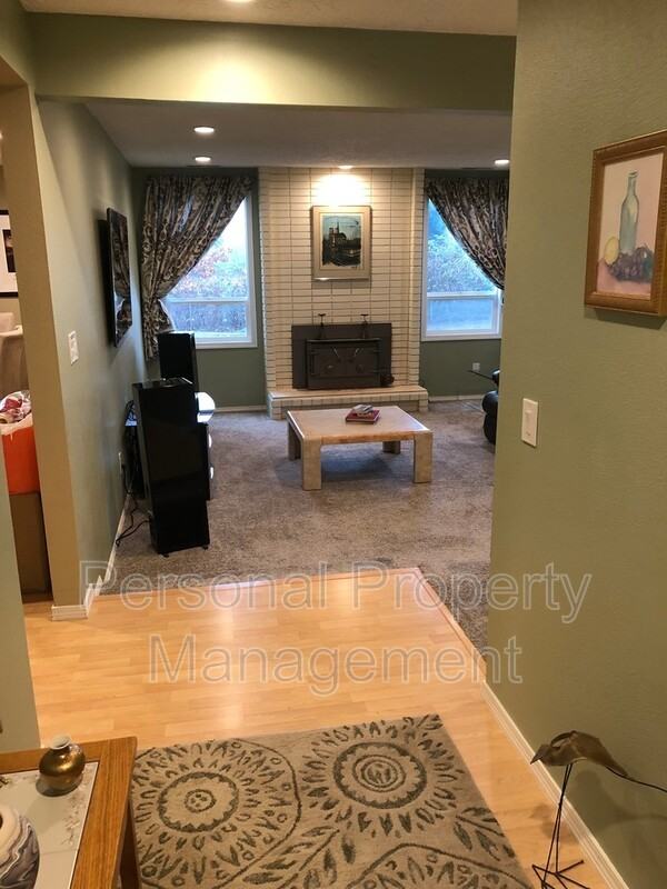 9804 Ne 16th St - Photo 2 of 10