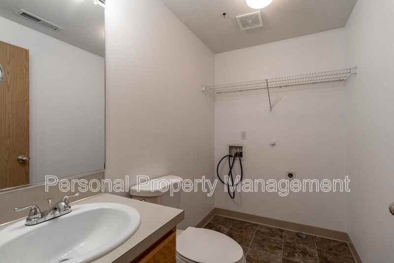 1713 Sw 6th St - Photo 3 of 20