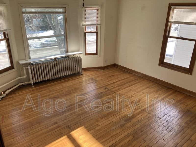 3420 Portland Ave - Photo 3 of 12